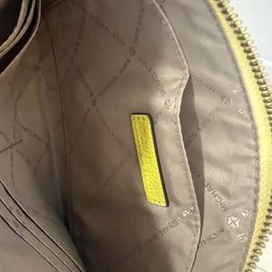 Micheal Kors wristlet